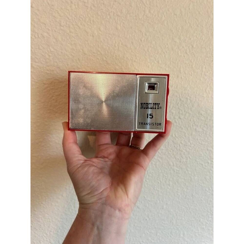 Vintage Nobility 15 Transistor Radio Red Pocket AM With Case